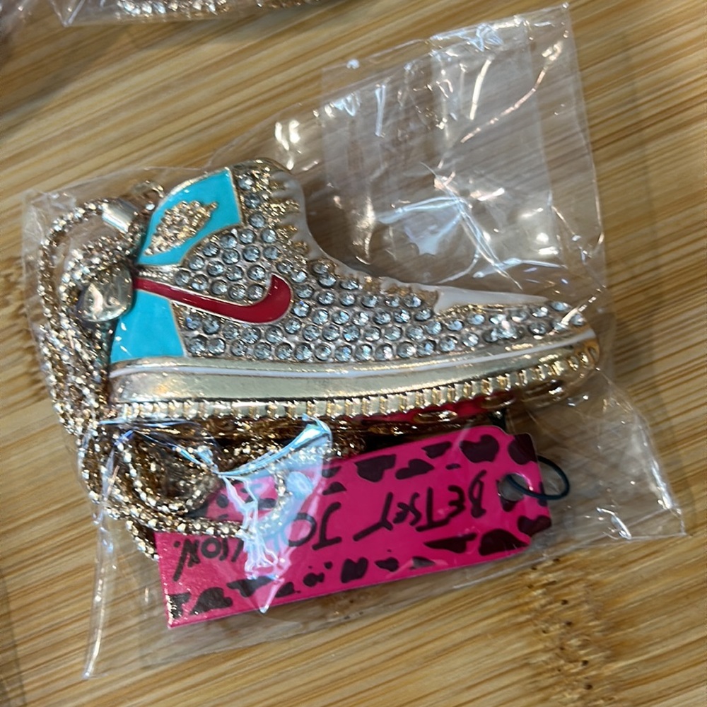 Rhinestone Bling Sneaker Shoe Necklace Pendants Nike Swoosh - Picture 10 of 12